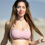 Farrah Abraham Going for a Bikini Stroll and other Hot Links