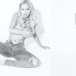 Lindsey Pelas is topless in jeans and other Hot Links